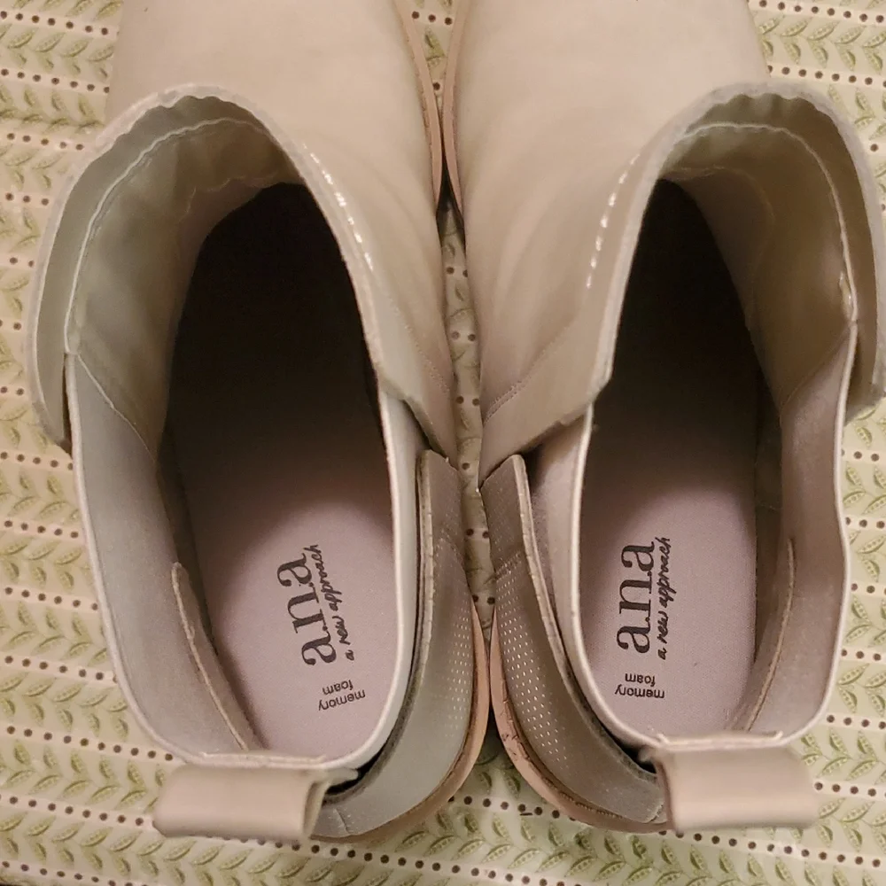 a.n.a Cream Ankle Booties‎ with Elastic Panels
